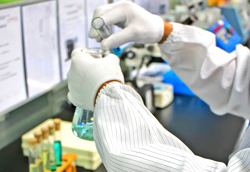 R&D Capabilities 3 Relish R&D expert researching eco-conscious materials and smart technology to disrupt the status quo in the oral care market.